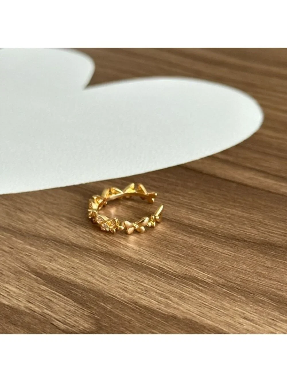 Gold Butterfly Ring Q59